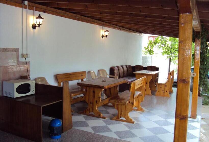 ペンション Amfora Guest House