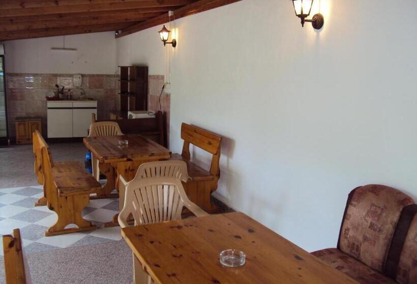 ペンション Amfora Guest House