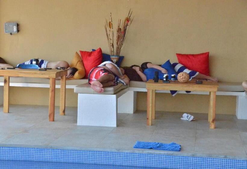 פנסיון Casablanca Guest House   Adults Only   Starlink Internet!