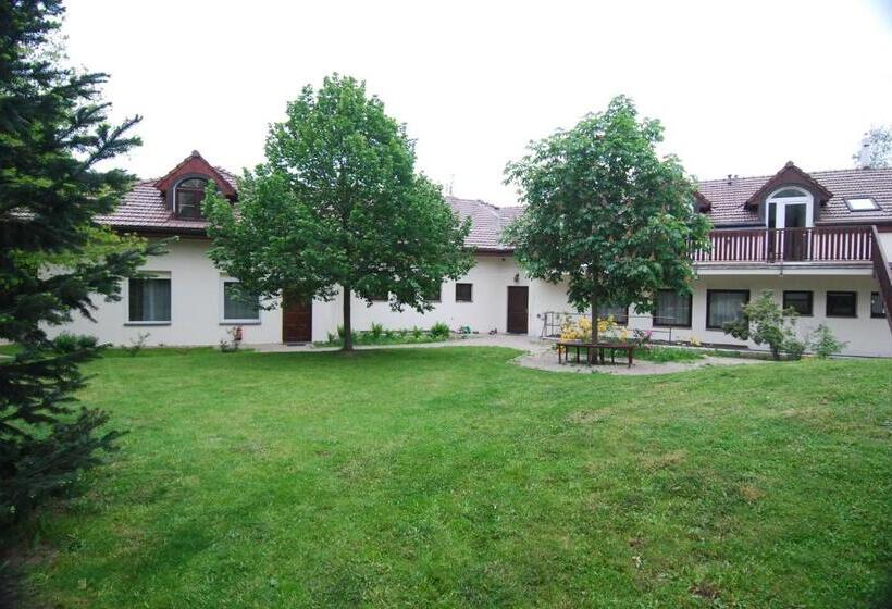 펜션 Ivanek Guest House