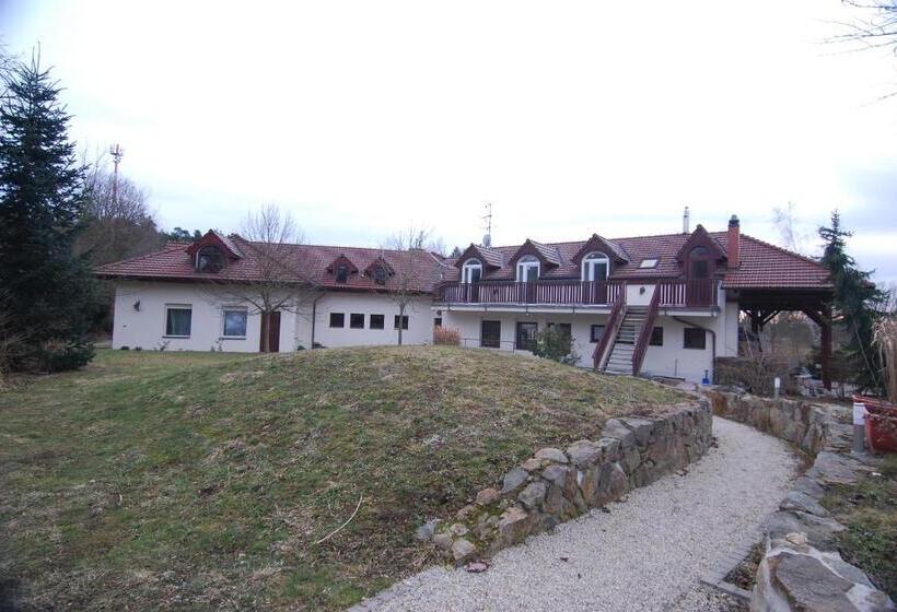 펜션 Ivanek Guest House