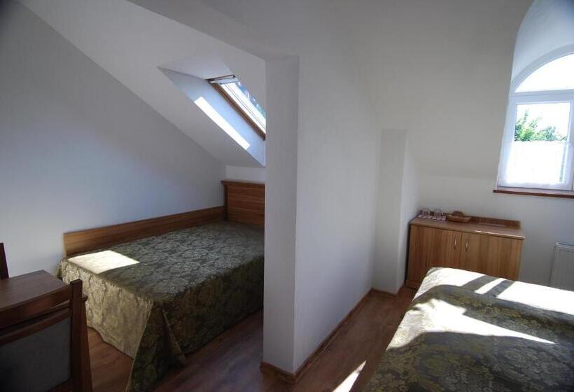 펜션 Ivanek Guest House