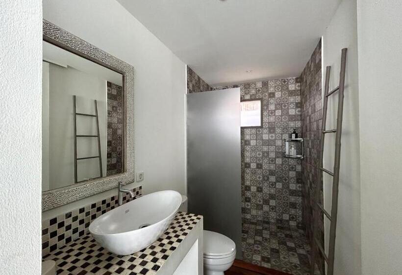 پانسیون Meno Suites