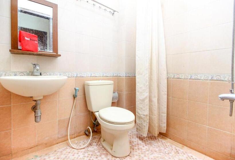 펜션 Reddoorz Plus @ Tegal Panggung