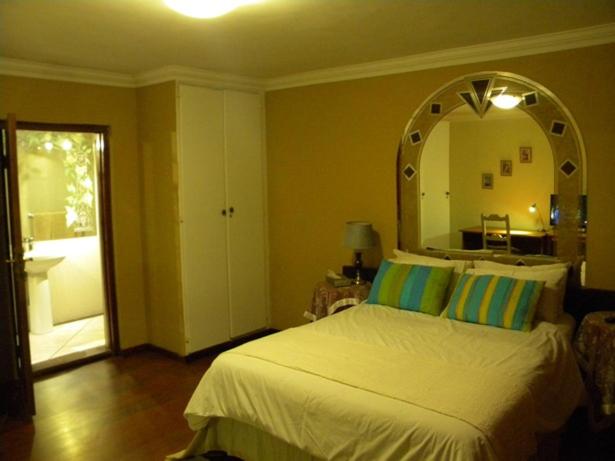 펜션 Ruimsig Golf View Manor And Conference Centre