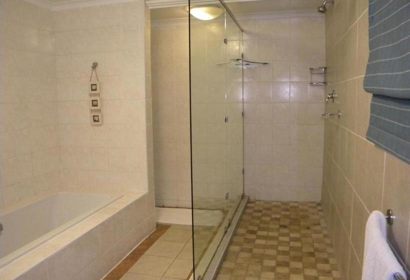 펜션 Ruimsig Golf View Manor And Conference Centre