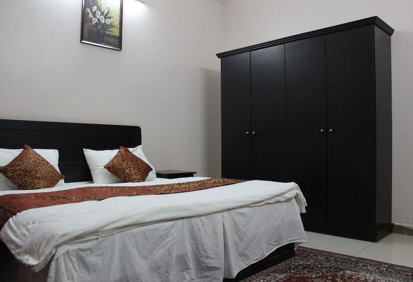 Al Eairy Furnished Apartments Al Baha 2