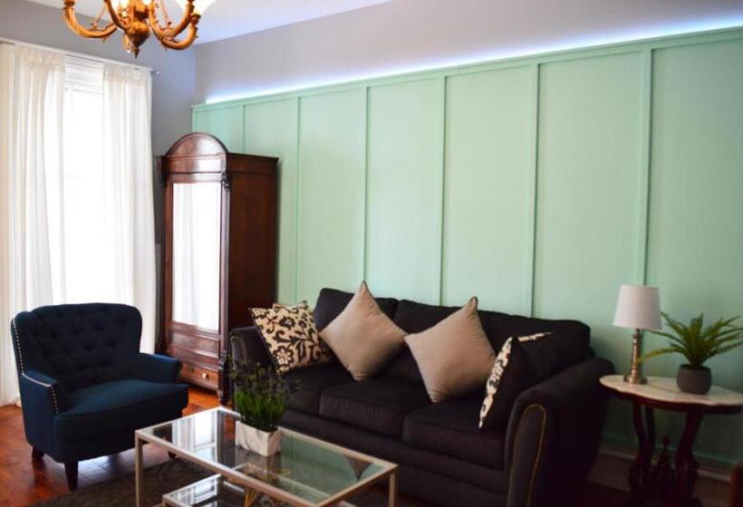 호스텔 Mountain View Suites