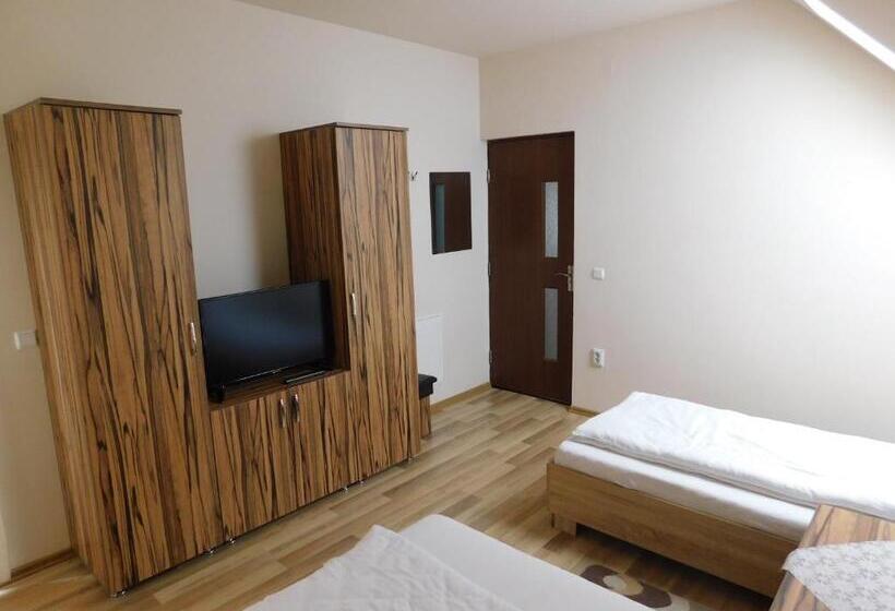 酒店 Pensiunea Agroturistica Havanna