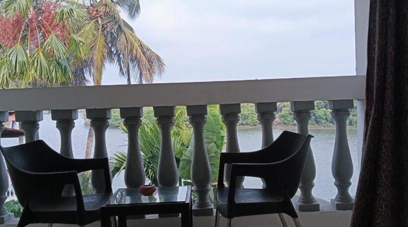 בית מלון כפרי Sal Riviera