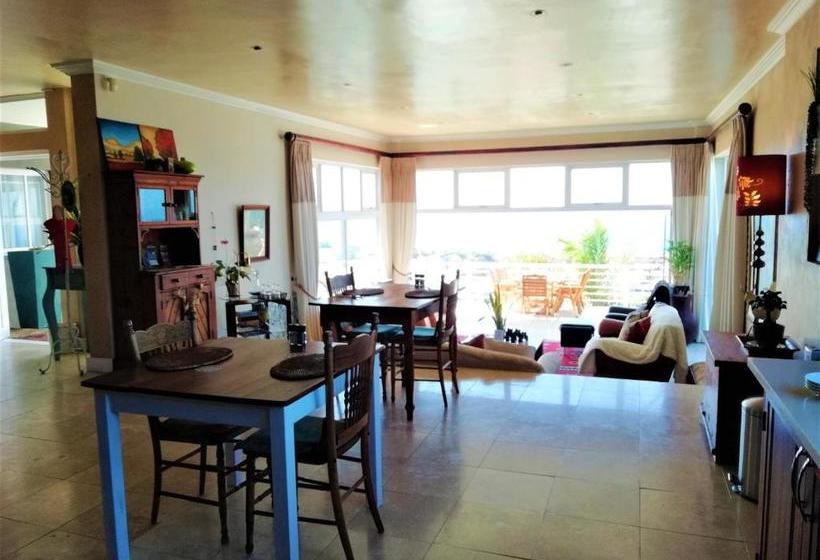 פנסיון 4 On Montagu