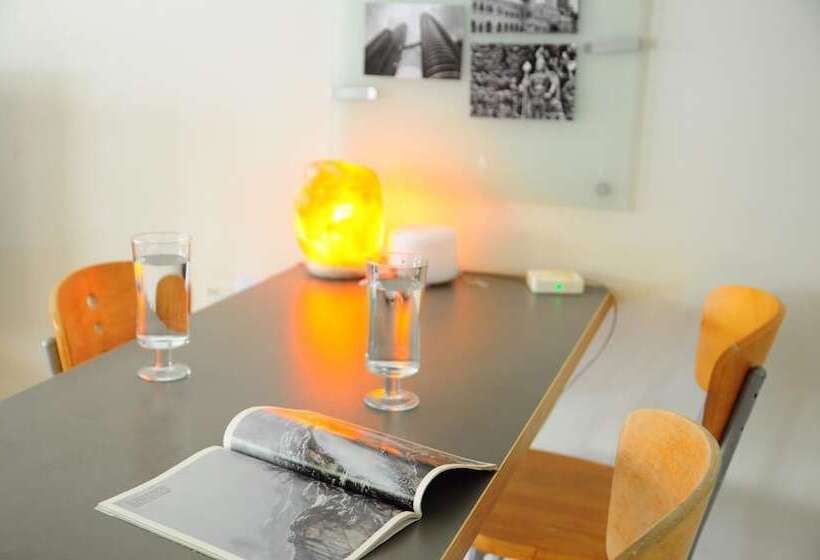 پانسیون Grayhaus Guest House