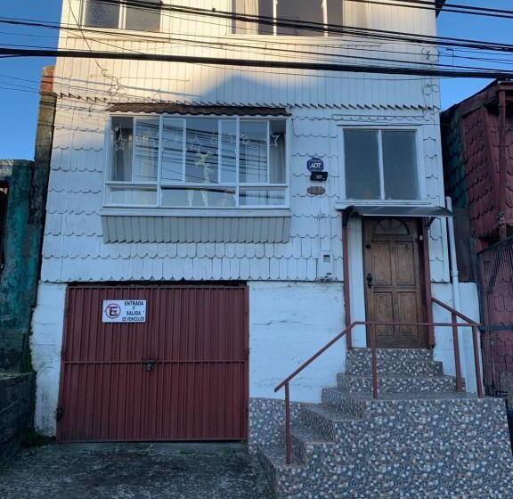 بنسيون Hospedaje Familiar Glady S House