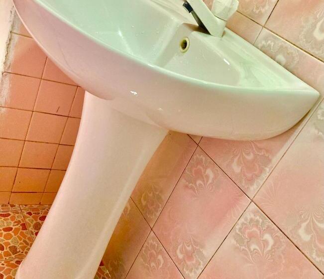 بنسيون Lakshan View Resort