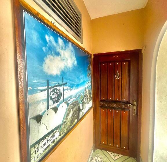 بنسيون Lakshan View Resort