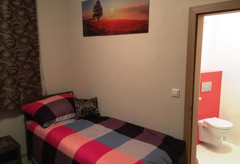 פנסיון Pikolo   Izby Na Prenájom