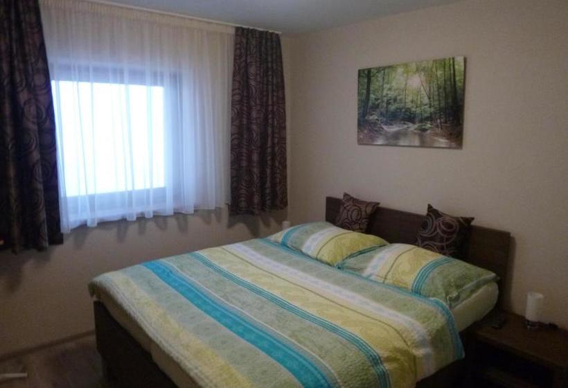 פנסיון Pikolo   Izby Na Prenájom