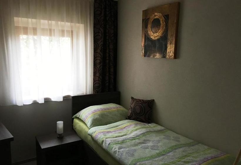 פנסיון Pikolo   Izby Na Prenájom