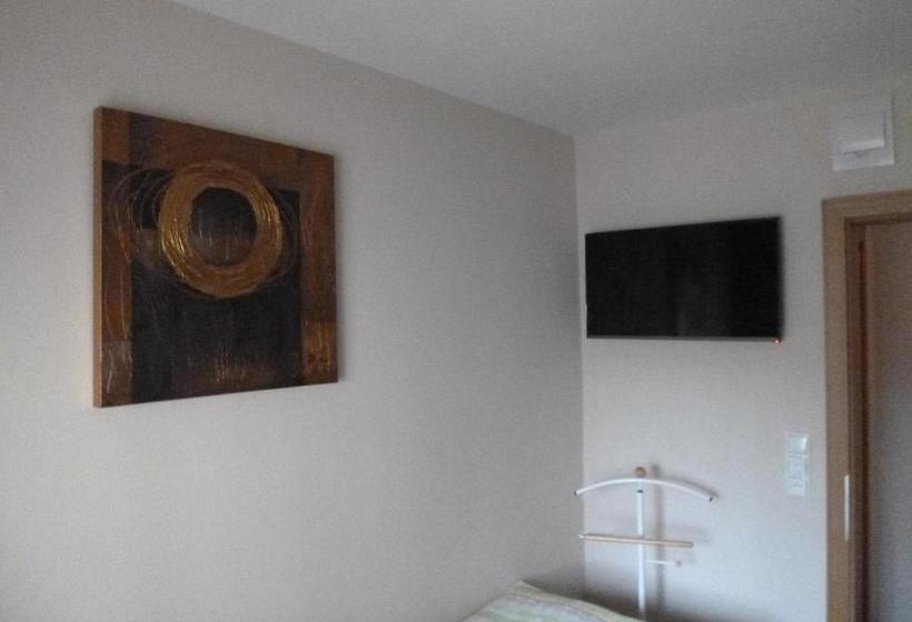 פנסיון Pikolo   Izby Na Prenájom