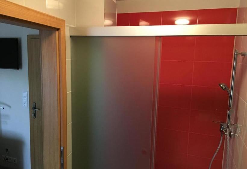 פנסיון Pikolo   Izby Na Prenájom