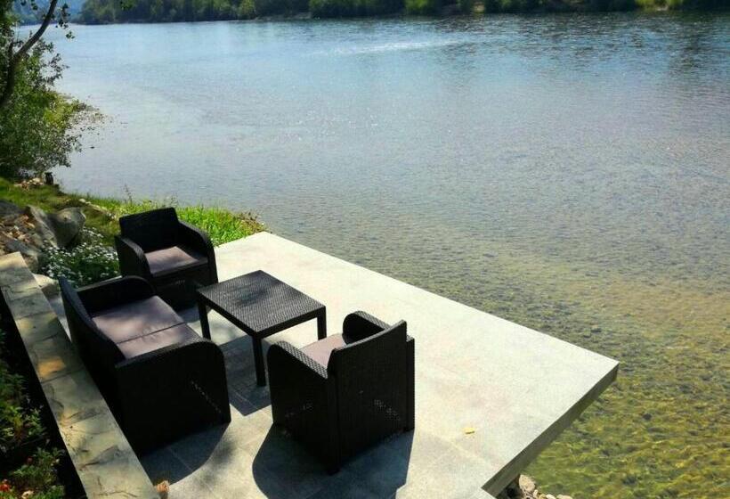 پانسیون Riverside Guesthouse