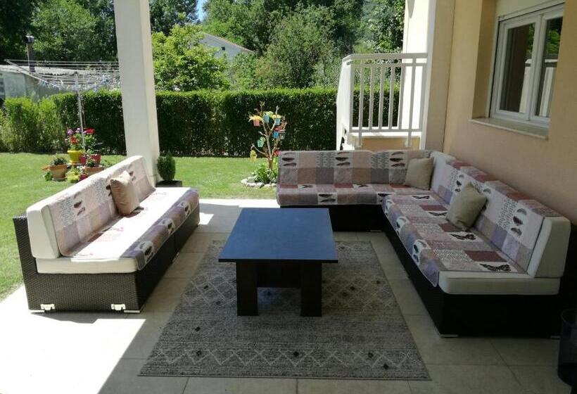 پانسیون Riverside Guesthouse