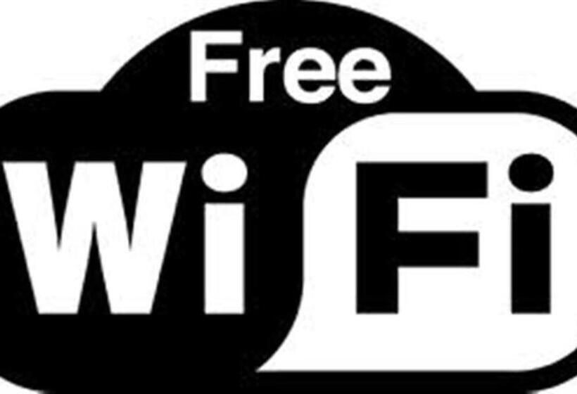 Отель Hôtel Du Commerce