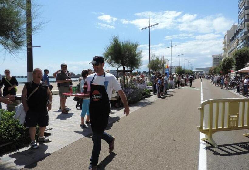 Отель Hôtel Du Commerce