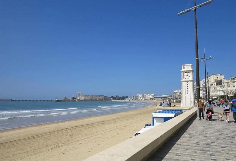 Отель Hôtel Du Commerce