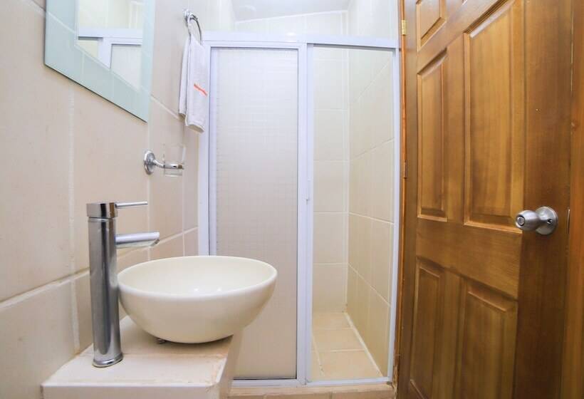 펜션 Bm Zihua Casa De Huéspedes