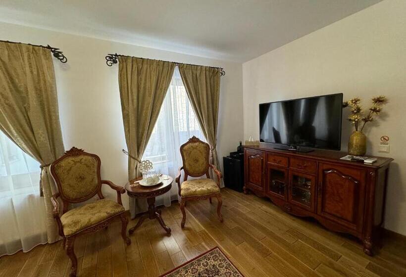 بنسيون Cetatea Medievala