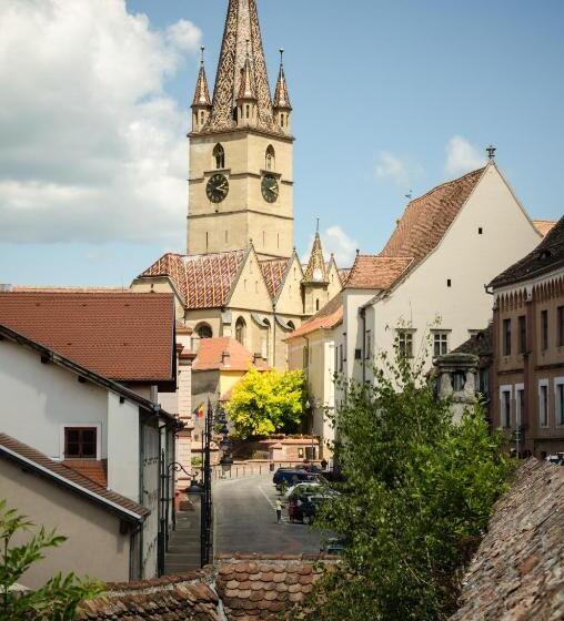 بنسيون Cetatea Medievala