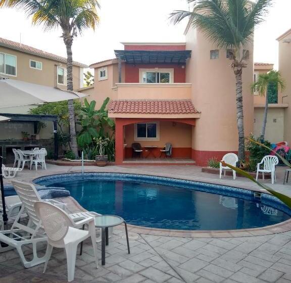 پانسیون Coco Cabañas And Casitas Vacation Rentals
