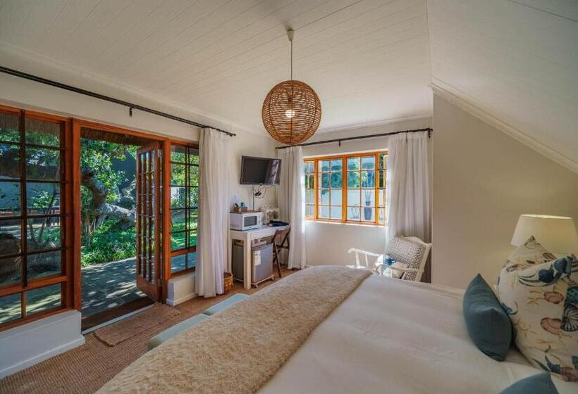 פנסיון Cottage On College