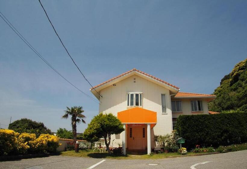 펜션 Hillside Inn Sirocco