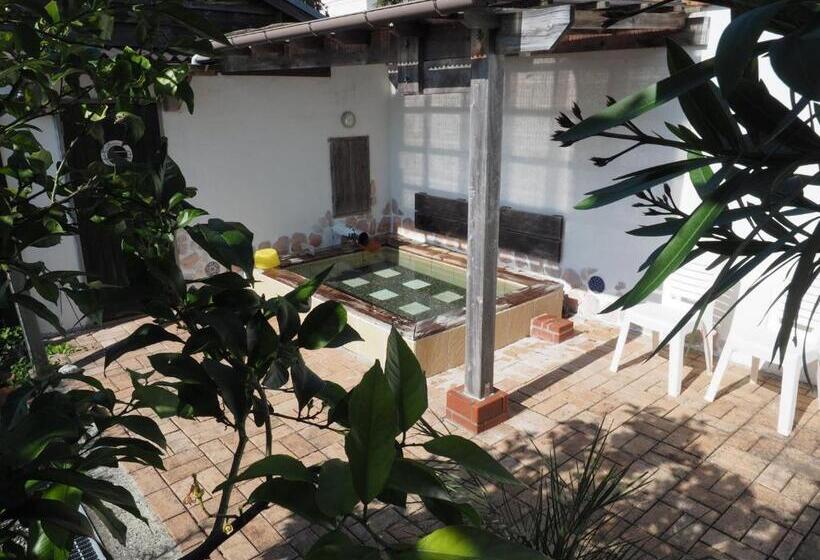 펜션 Hillside Inn Sirocco