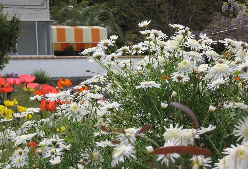 펜션 Hillside Inn Sirocco