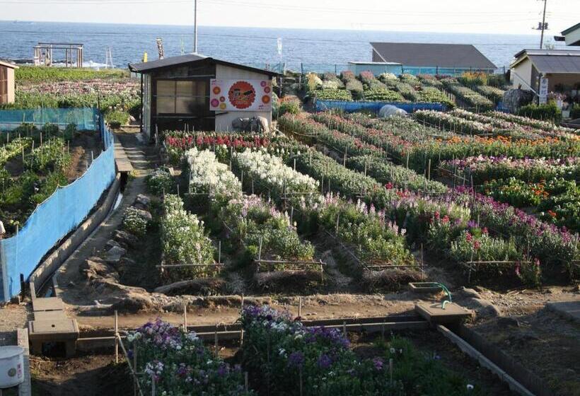 펜션 Hillside Inn Sirocco