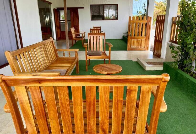 پانسیون Hostal Punta Arena