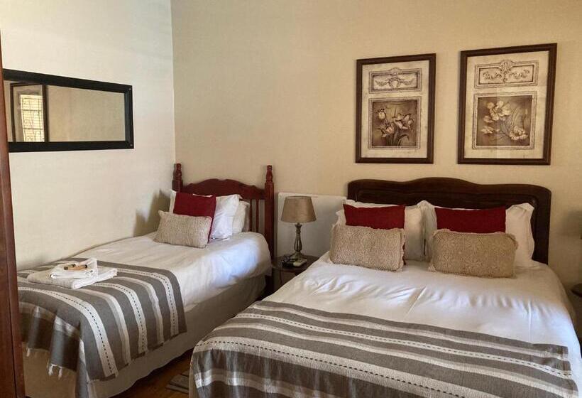 פנסיון Jungnickel Guesthouse