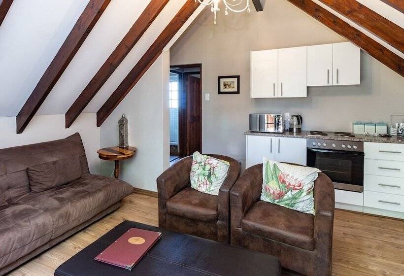 פנסיון Kangelani Lodge