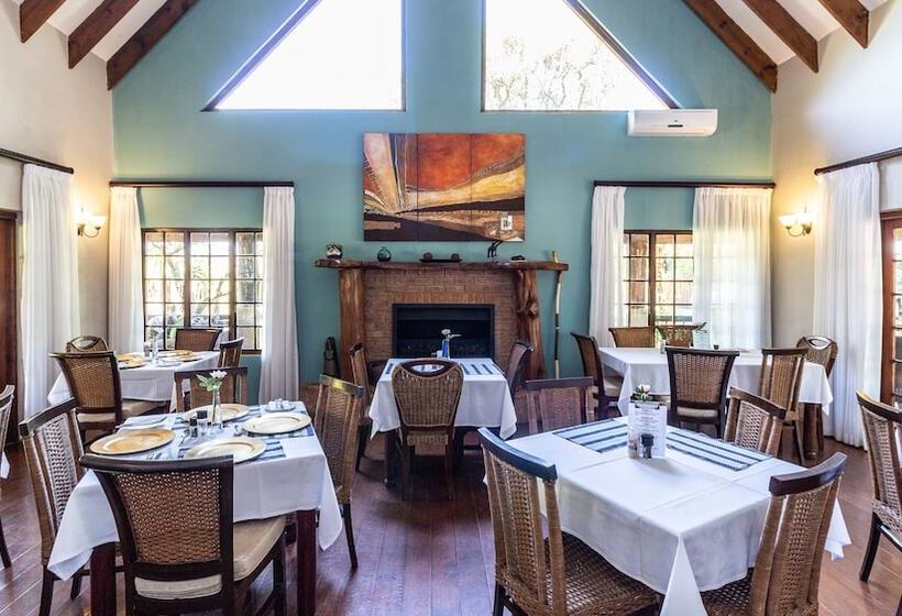 פנסיון Kangelani Lodge