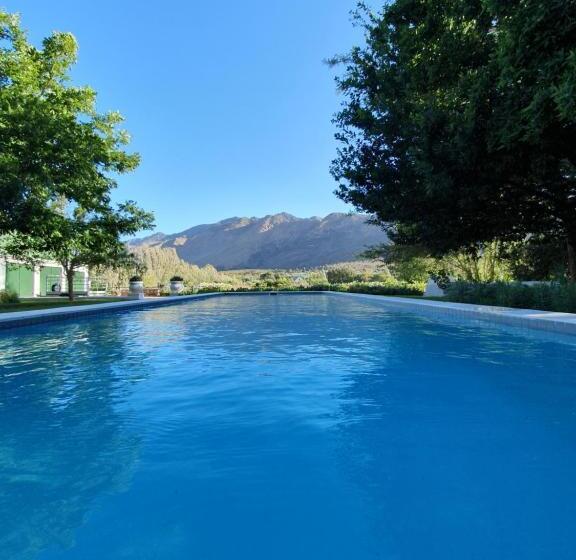 펜션 Klein Nektar Wine & Olive Estate