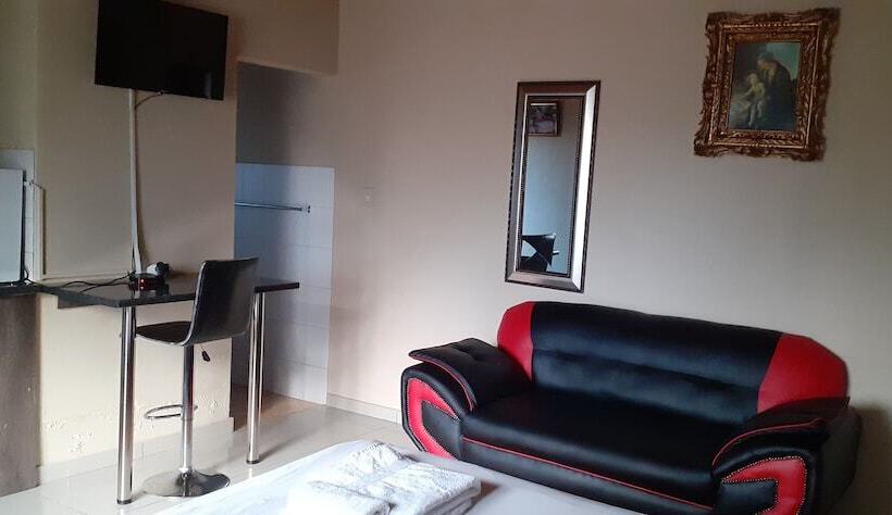 פנסיון Makhadzi S Cloud Lodge