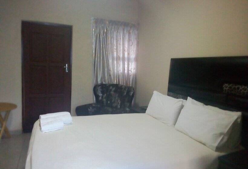 פנסיון Makhadzi S Cloud Lodge