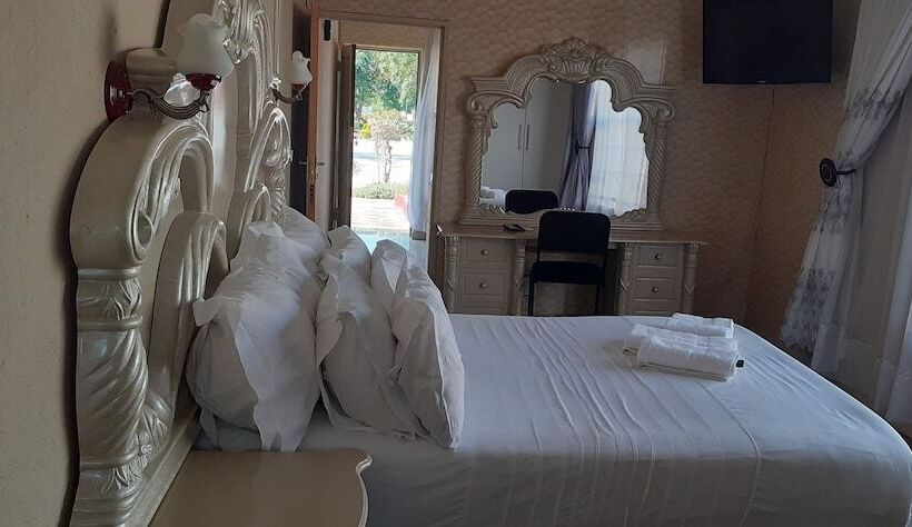 פנסיון Makhadzi S Cloud Lodge