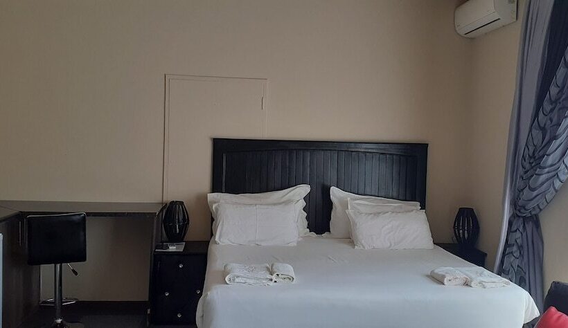 פנסיון Makhadzi S Cloud Lodge