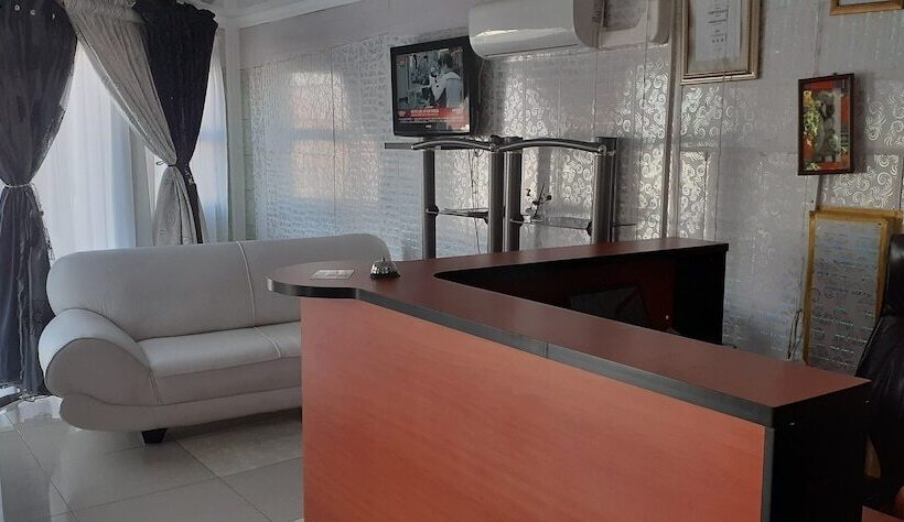 פנסיון Makhadzi S Cloud Lodge