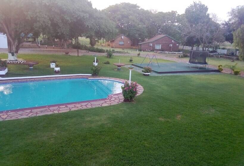 פנסיון Makhadzi S Cloud Lodge