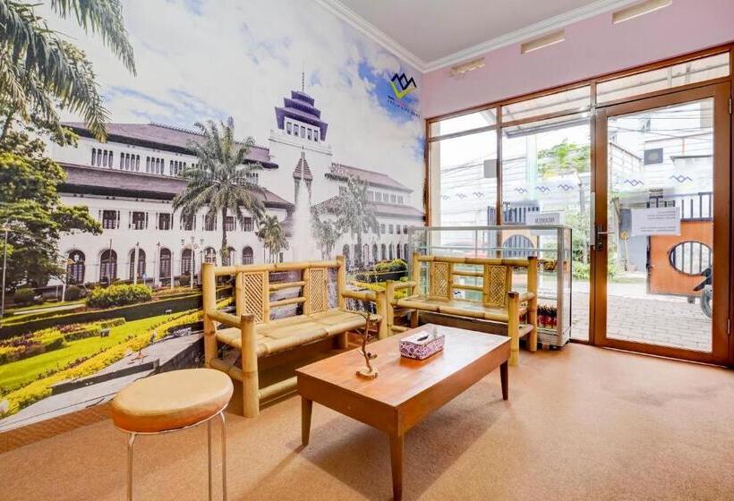 Пансион Radio Backpacker Guesthouse